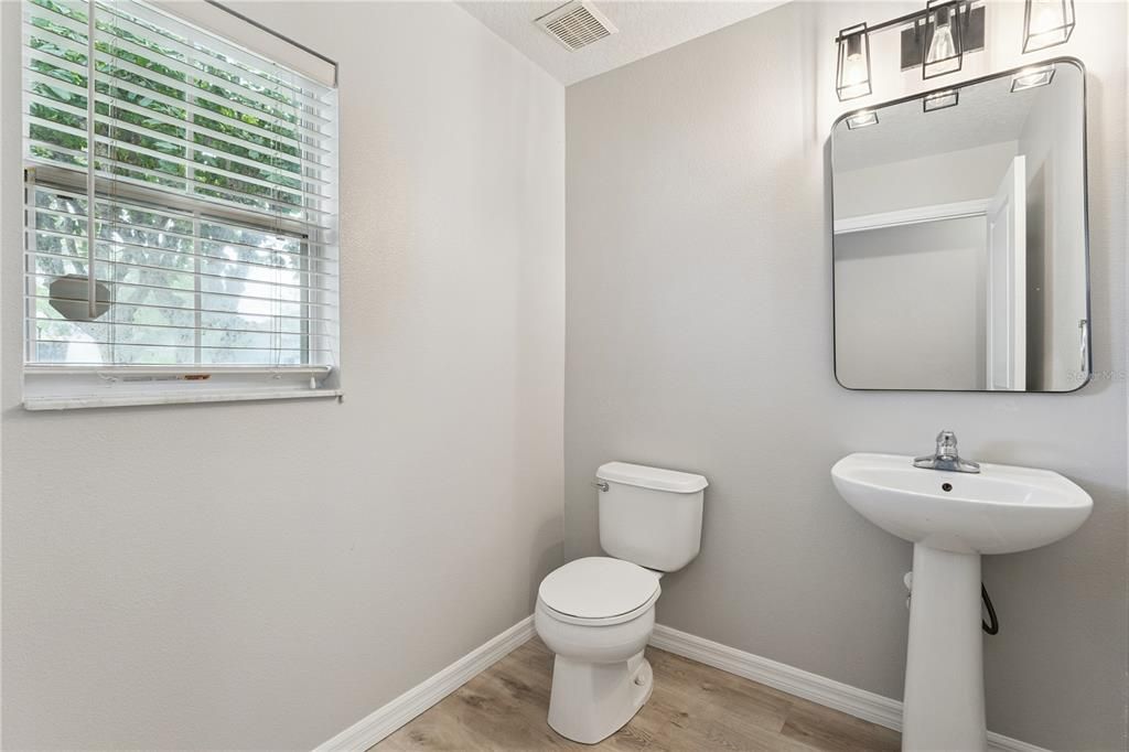 For Sale: $379,900 (3 beds, 2 baths, 1804 Square Feet)