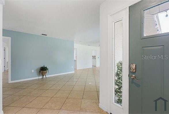 В аренду: $3,800 (5 спален, 2 ванн, 1949 Квадратных фут)