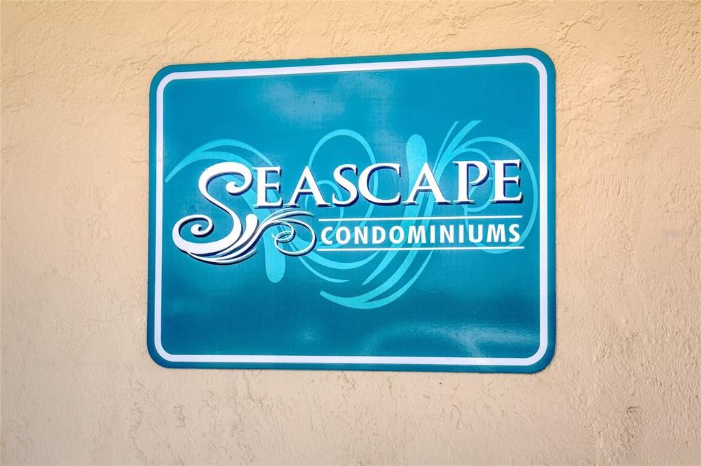 For Sale: $399,000 (2 beds, 2 baths, 1121 Square Feet)