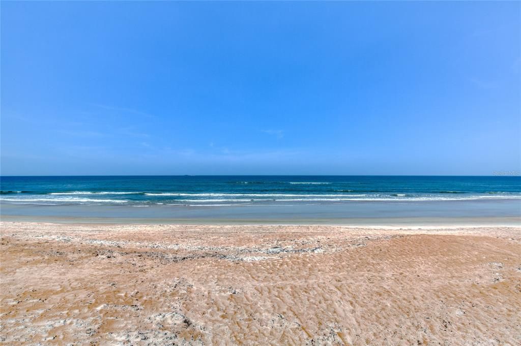 For Sale: $399,000 (2 beds, 2 baths, 1121 Square Feet)