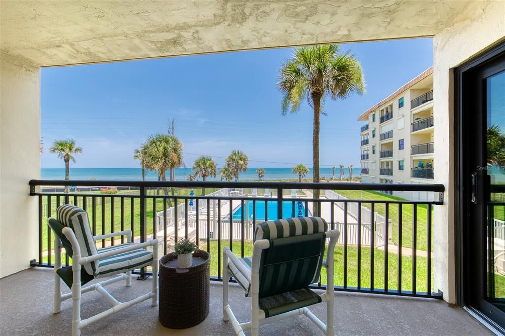 For Sale: $399,000 (2 beds, 2 baths, 1121 Square Feet)