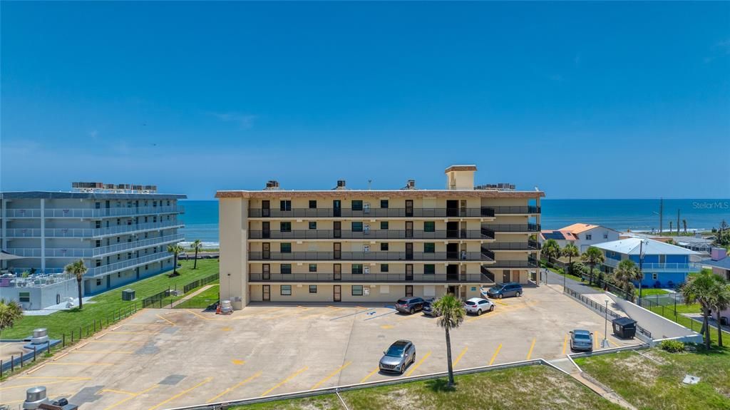 For Sale: $399,000 (2 beds, 2 baths, 1121 Square Feet)