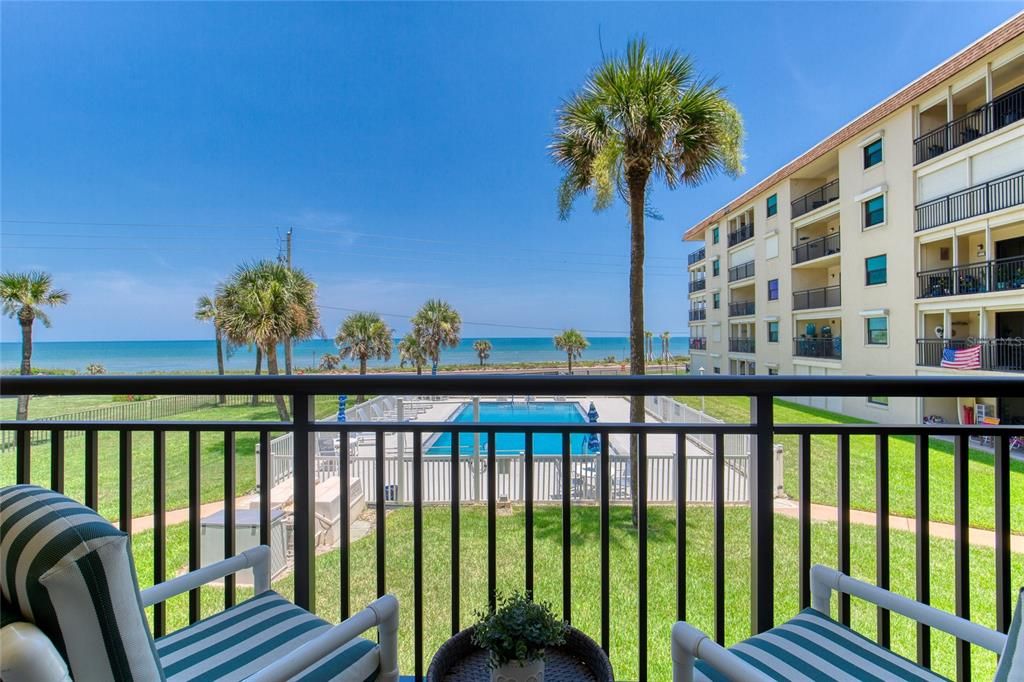 For Sale: $399,000 (2 beds, 2 baths, 1121 Square Feet)