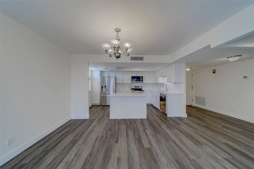 В аренду: $3,400 (2 спален, 2 ванн, 1395 Квадратных фут)