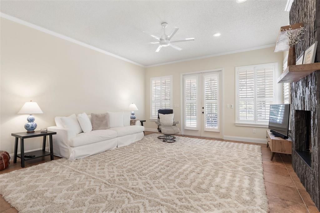 For Sale: $899,000 (3 beds, 3 baths, 2541 Square Feet)