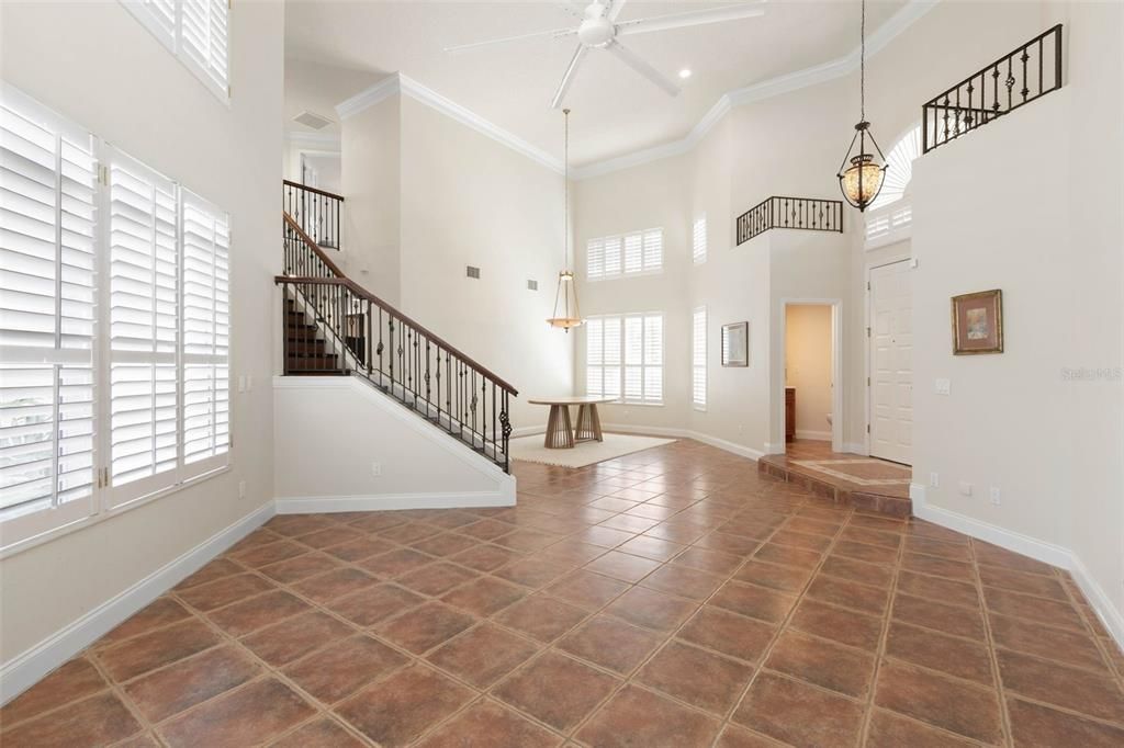 For Sale: $899,000 (3 beds, 3 baths, 2541 Square Feet)