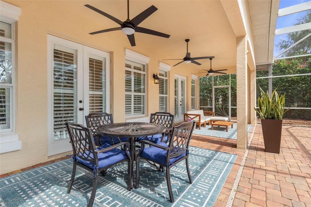 For Sale: $899,000 (3 beds, 3 baths, 2541 Square Feet)