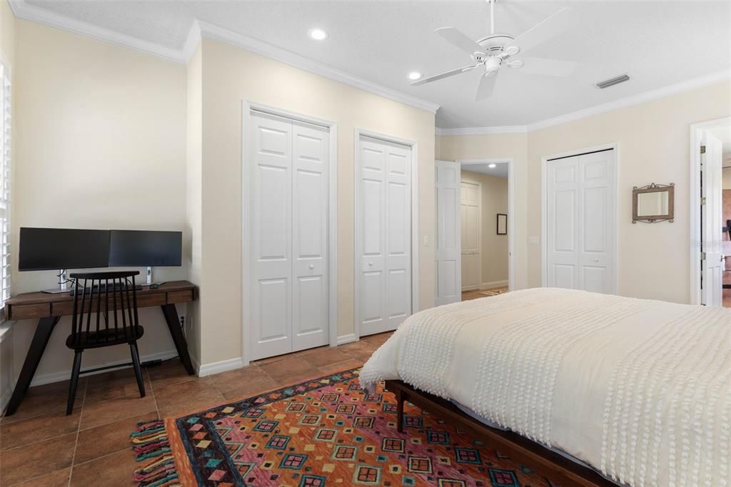 For Sale: $899,000 (3 beds, 3 baths, 2541 Square Feet)