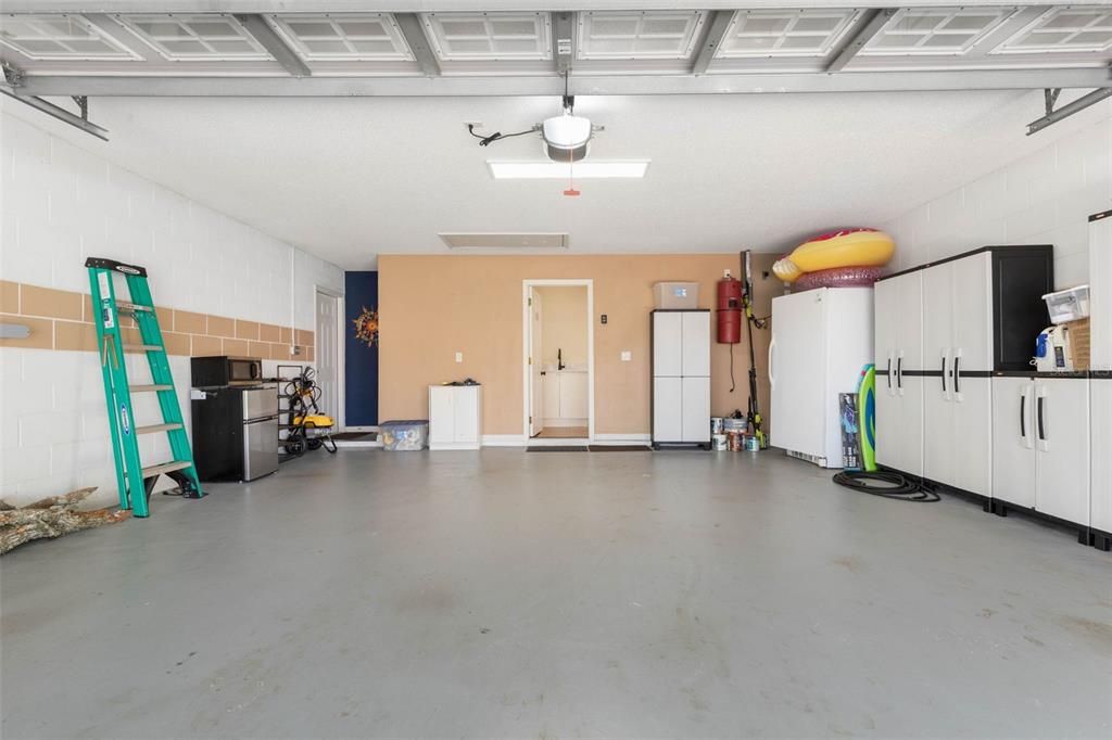 For Sale: $899,000 (3 beds, 3 baths, 2541 Square Feet)
