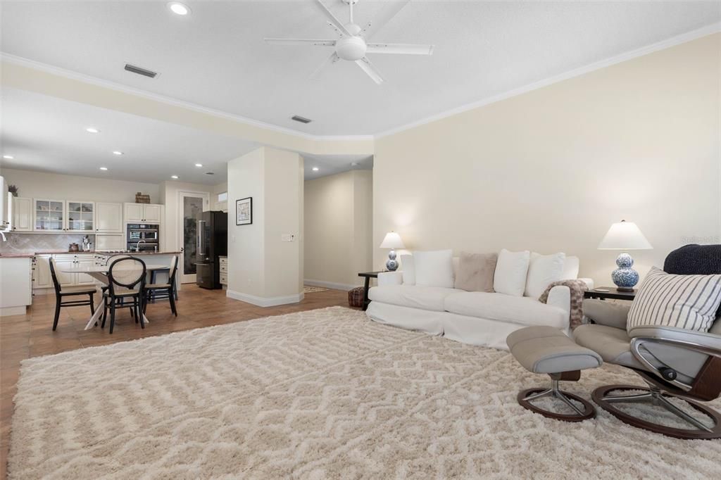 For Sale: $899,000 (3 beds, 3 baths, 2541 Square Feet)