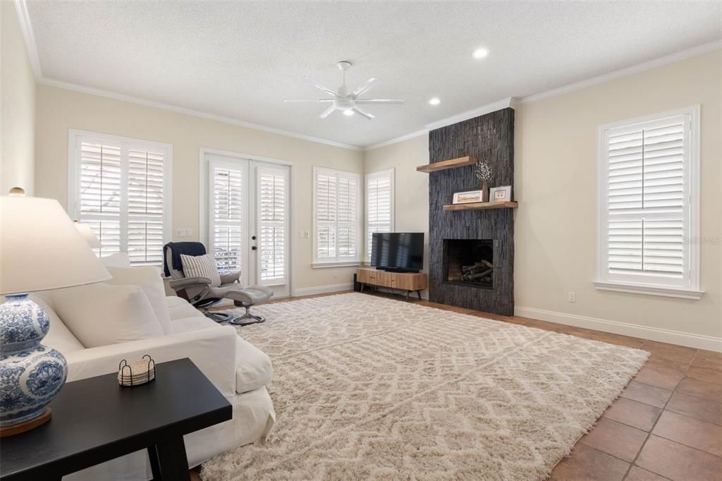 For Sale: $899,000 (3 beds, 3 baths, 2541 Square Feet)