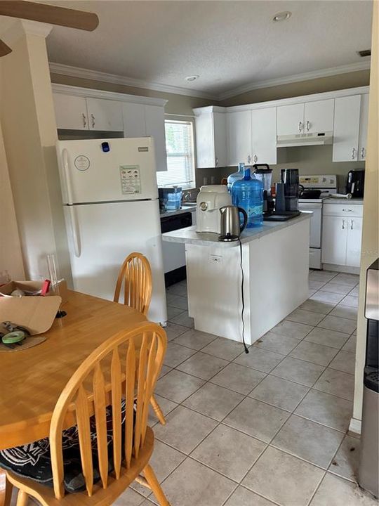 En Venta: $371,000 (3 camas, 2 baños, 1361 Pies cuadrados)