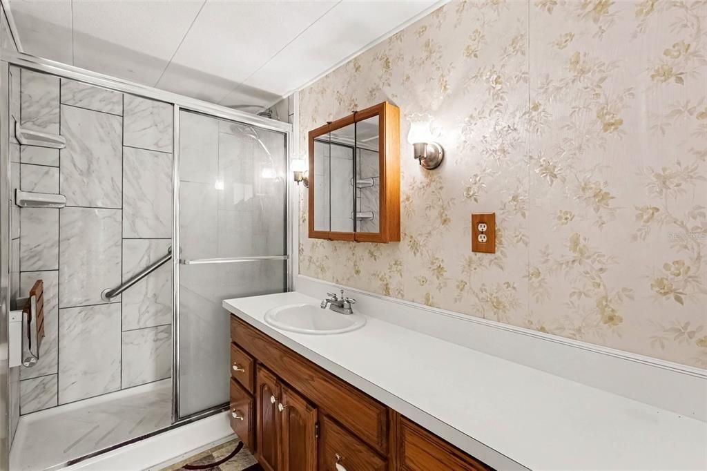 На продажу: $109,900 (2 спален, 2 ванн, 1014 Квадратных фут)