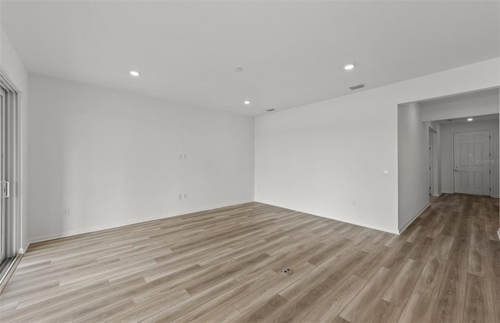 На продажу: $437,995 (3 спален, 2 ванн, 1662 Квадратных фут)