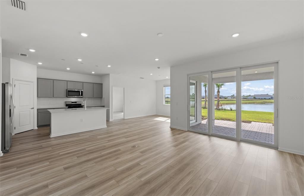 На продажу: $437,995 (3 спален, 2 ванн, 1662 Квадратных фут)