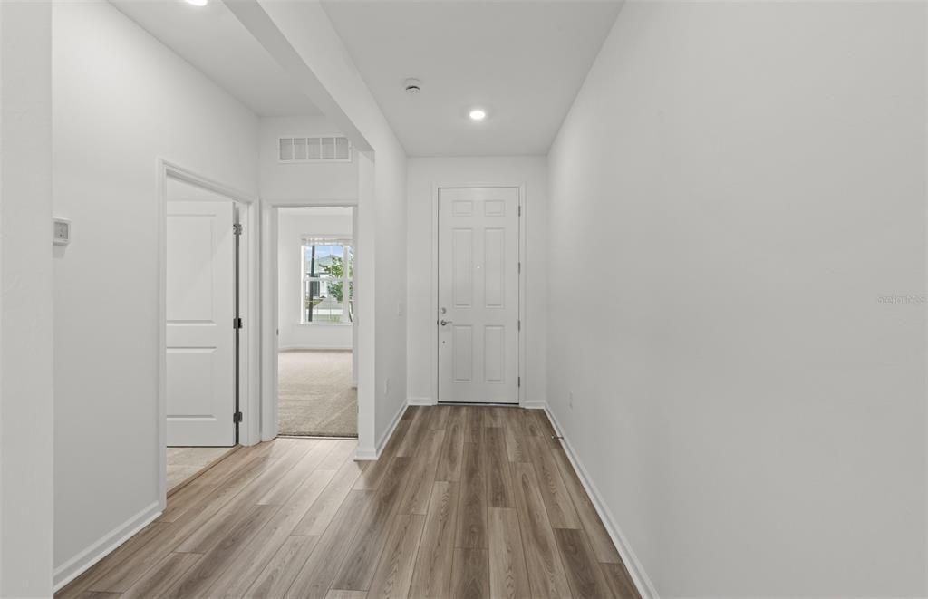 На продажу: $437,995 (3 спален, 2 ванн, 1662 Квадратных фут)