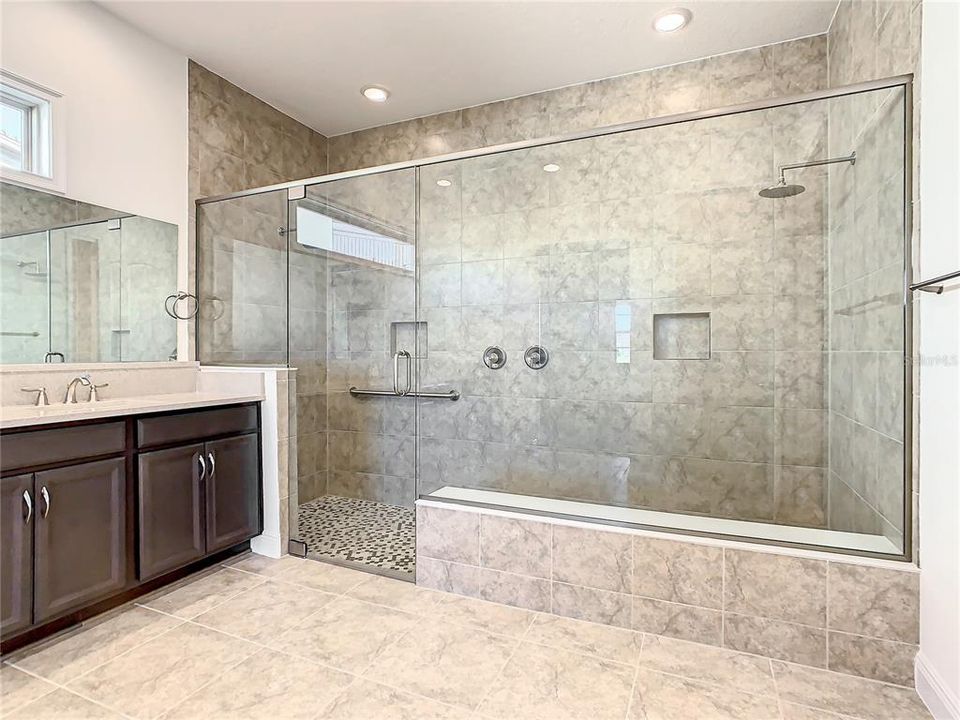 В аренду: $4,950 (5 спален, 4 ванн, 3206 Квадратных фут)