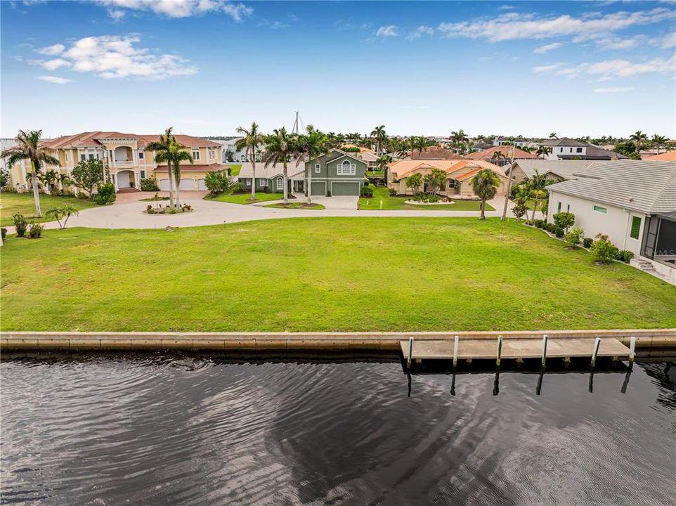 En Venta: $699,900 (0.22 acres)
