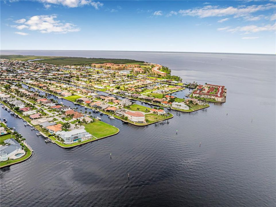 En Venta: $699,900 (0.22 acres)