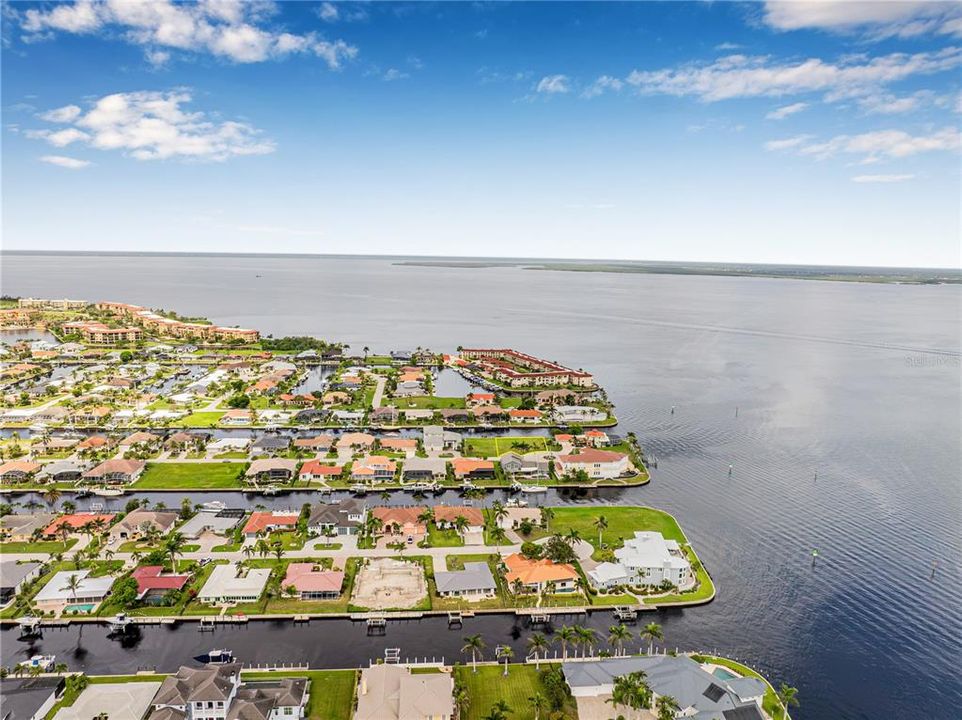 En Venta: $699,900 (0.22 acres)