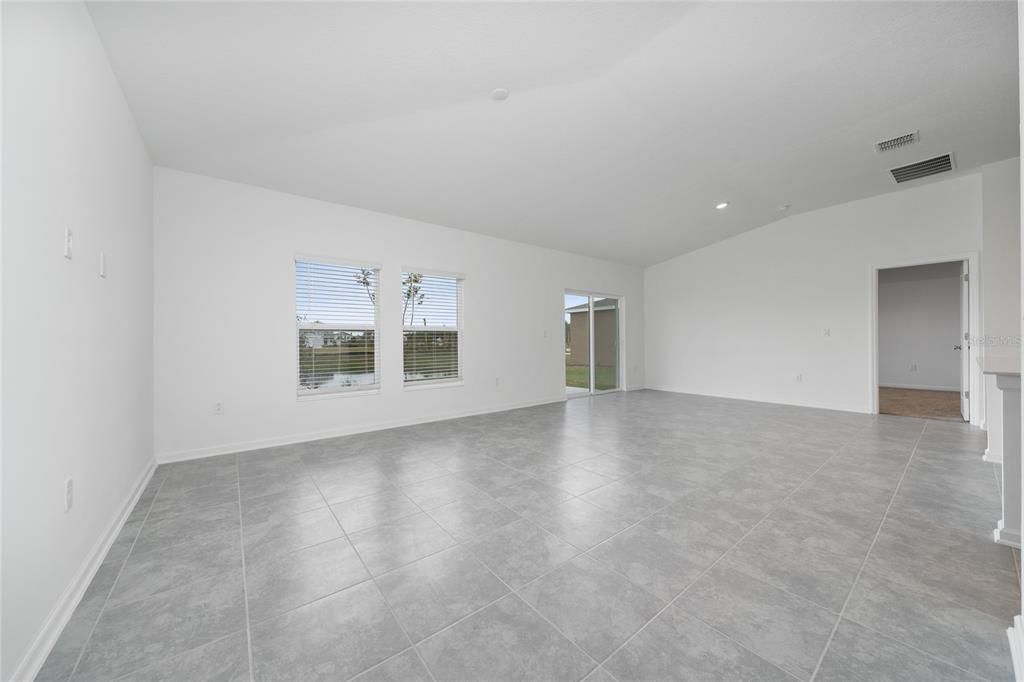 En Renta: $2,300 (3 camas, 2 baños, 1560 Pies cuadrados)