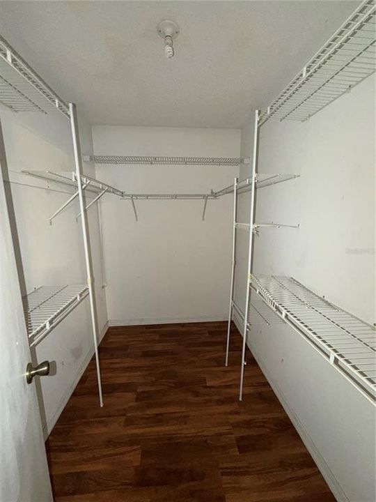На продажу: $180,000 (2 спален, 2 ванн, 1248 Квадратных фут)