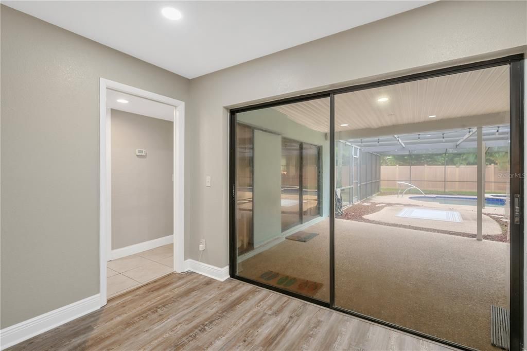 Activo con contrato: $845,000 (4 camas, 2 baños, 2596 Pies cuadrados)