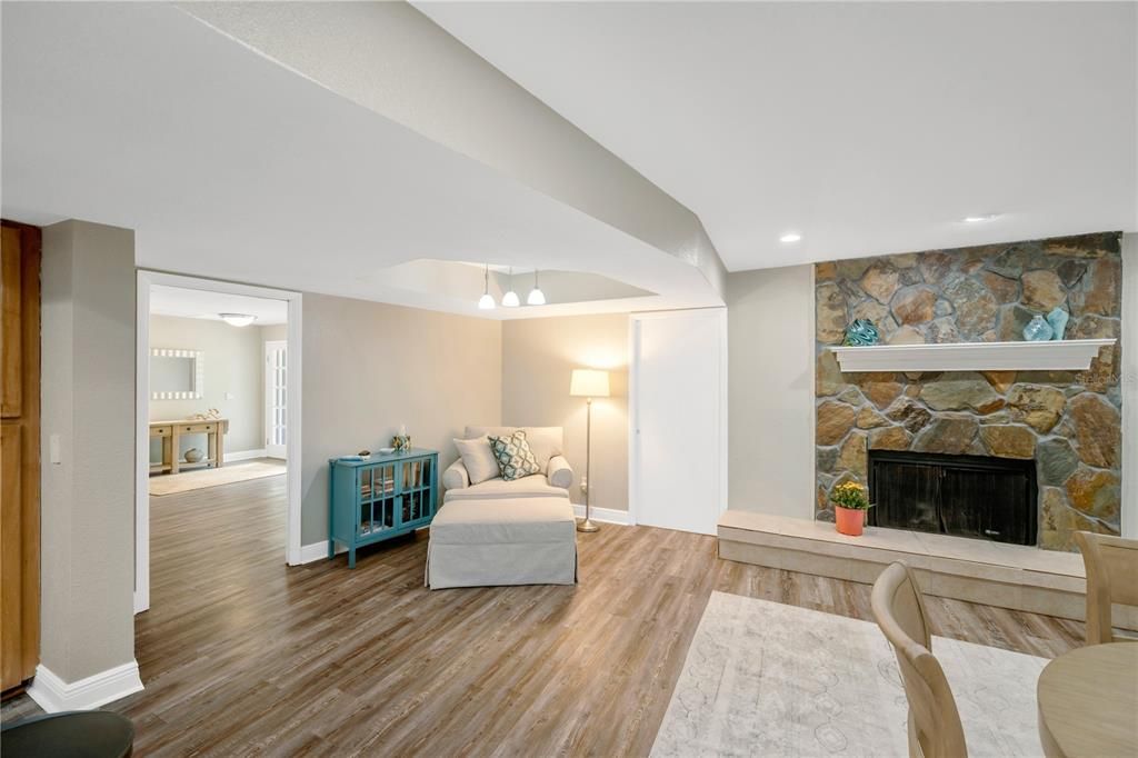 Activo con contrato: $845,000 (4 camas, 2 baños, 2596 Pies cuadrados)