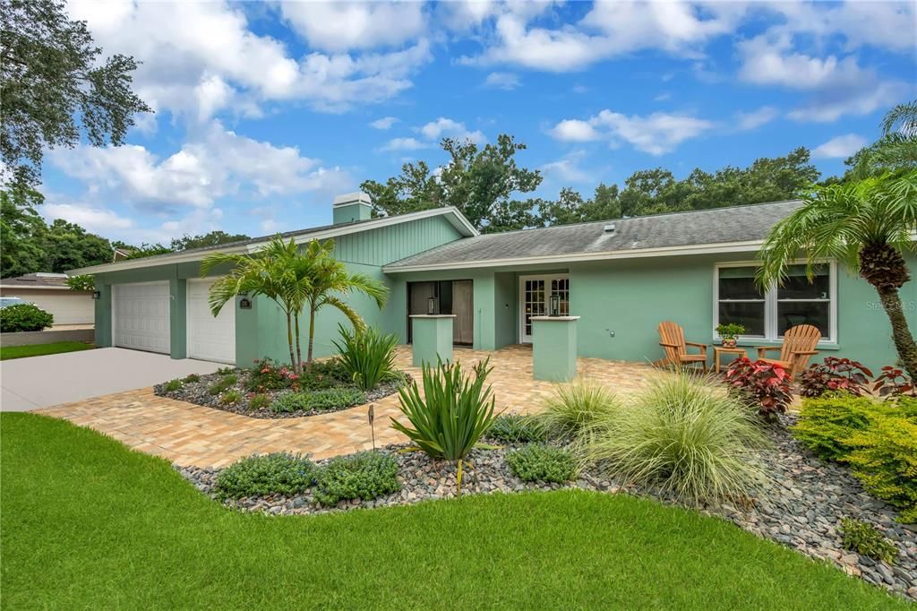 Activo con contrato: $845,000 (4 camas, 2 baños, 2596 Pies cuadrados)