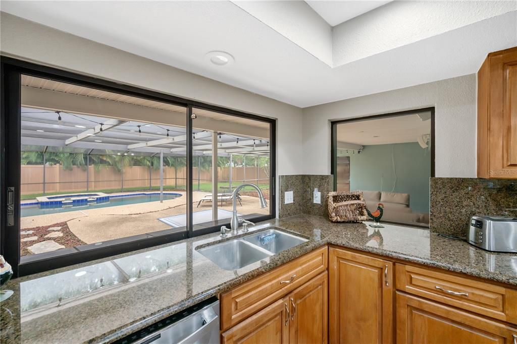 Activo con contrato: $845,000 (4 camas, 2 baños, 2596 Pies cuadrados)