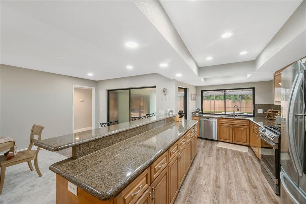 Activo con contrato: $845,000 (4 camas, 2 baños, 2596 Pies cuadrados)