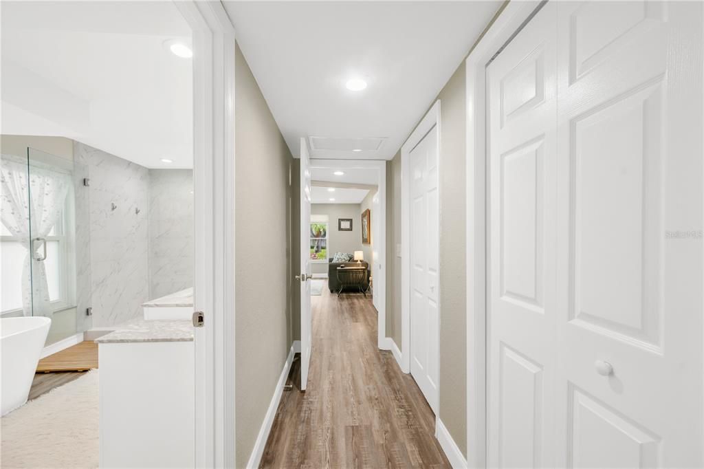 Activo con contrato: $845,000 (4 camas, 2 baños, 2596 Pies cuadrados)