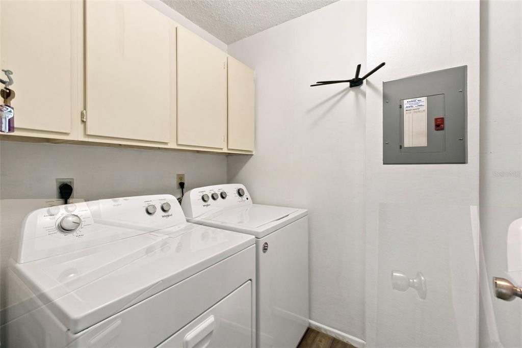 For Sale: $89,000 (1 beds, 1 baths, 799 Square Feet)