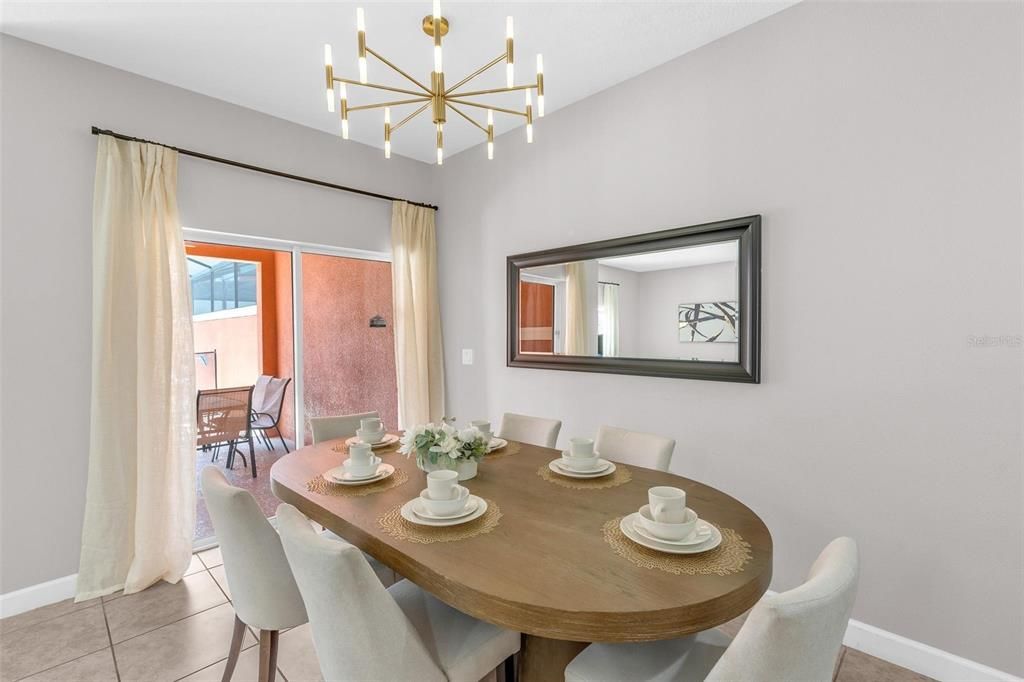 En Venta: $326,500 (4 camas, 3 baños, 1902 Pies cuadrados)