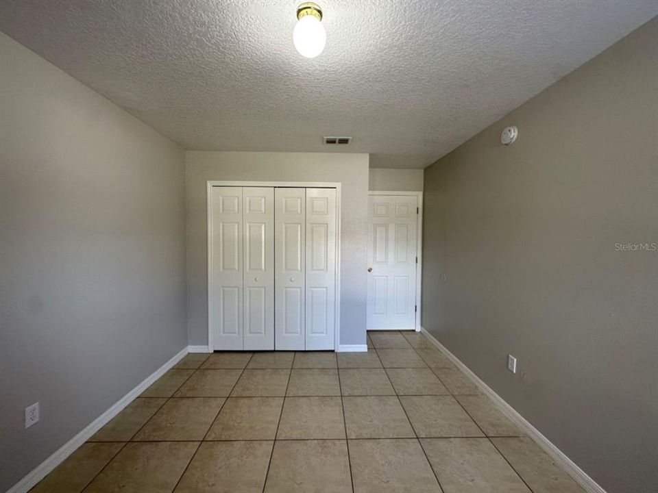 В аренду: $1,900 (4 спален, 2 ванн, 1694 Квадратных фут)