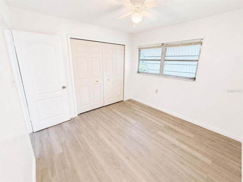 На продажу: $189,500 (2 спален, 1 ванн, 1145 Квадратных фут)