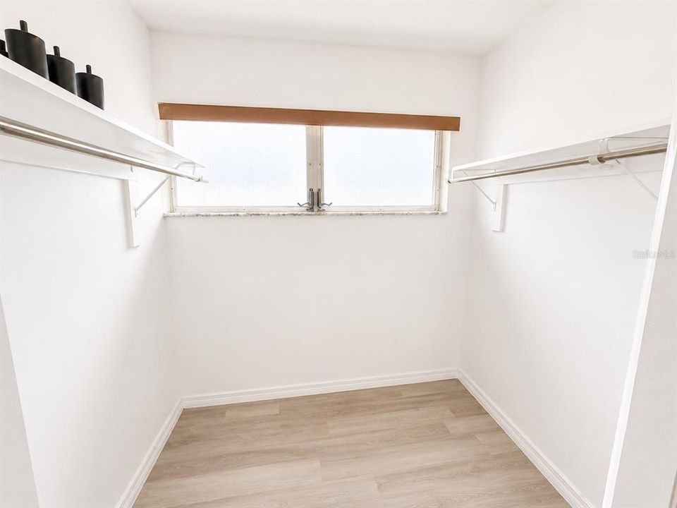 На продажу: $189,500 (2 спален, 1 ванн, 1145 Квадратных фут)