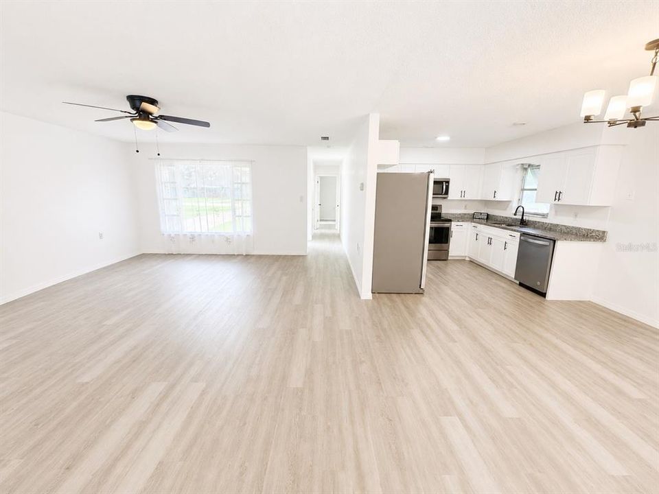 На продажу: $189,500 (2 спален, 1 ванн, 1145 Квадратных фут)