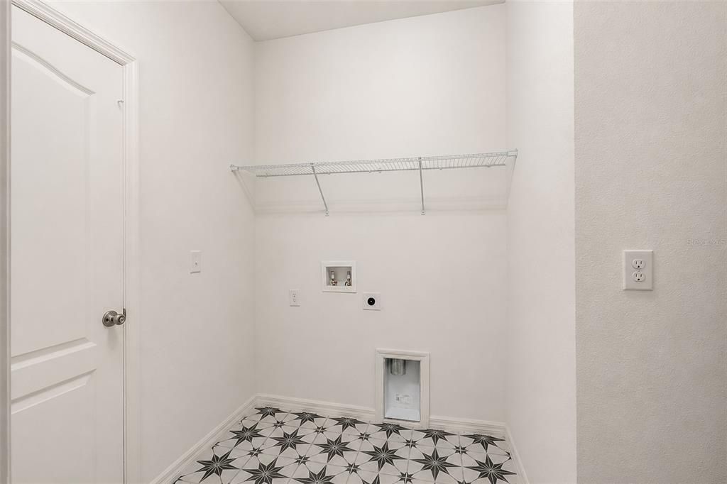 На продажу: $349,500 (3 спален, 2 ванн, 1537 Квадратных фут)