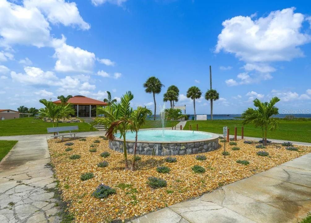 На продажу: $12,000 (0.50 acres)