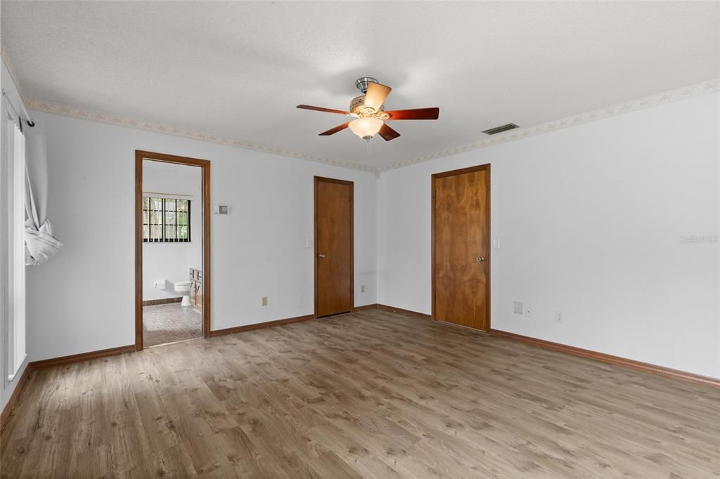 For Sale: $475,000 (4 beds, 2 baths, 2381 Square Feet)