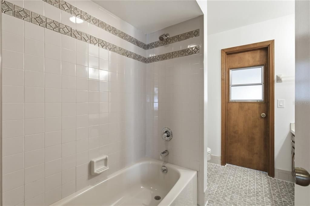 For Sale: $475,000 (4 beds, 2 baths, 2381 Square Feet)