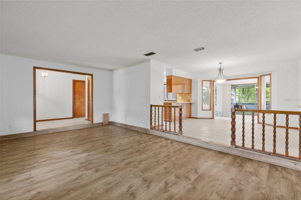 For Sale: $475,000 (4 beds, 2 baths, 2381 Square Feet)