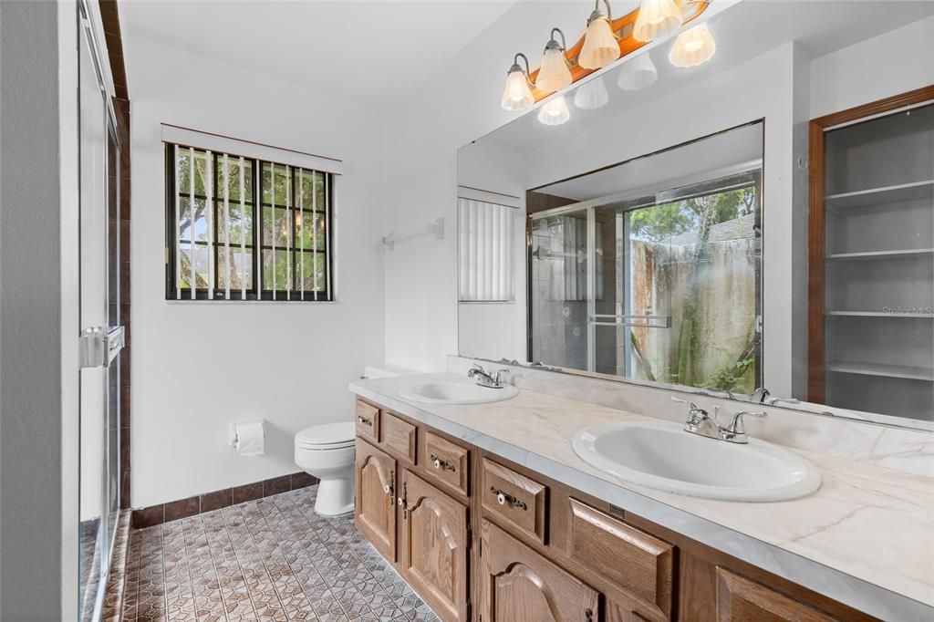 For Sale: $475,000 (4 beds, 2 baths, 2381 Square Feet)
