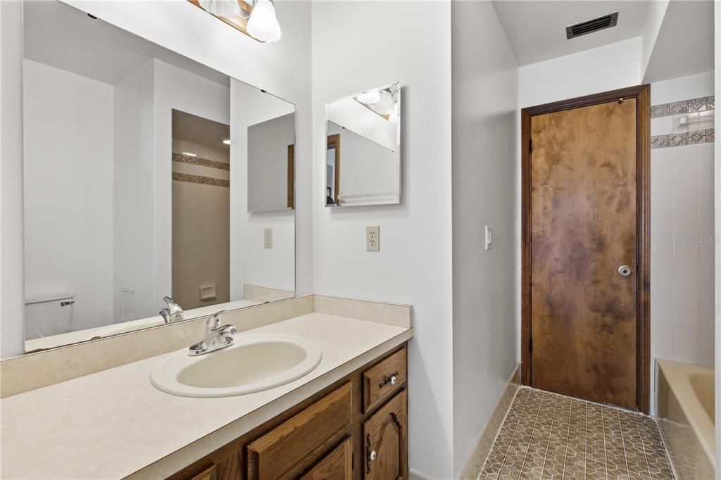 For Sale: $475,000 (4 beds, 2 baths, 2381 Square Feet)