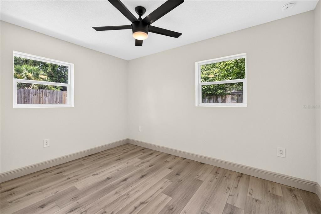 Active With Contract: $358,000 (3 beds, 2 baths, 1300 Square Feet)