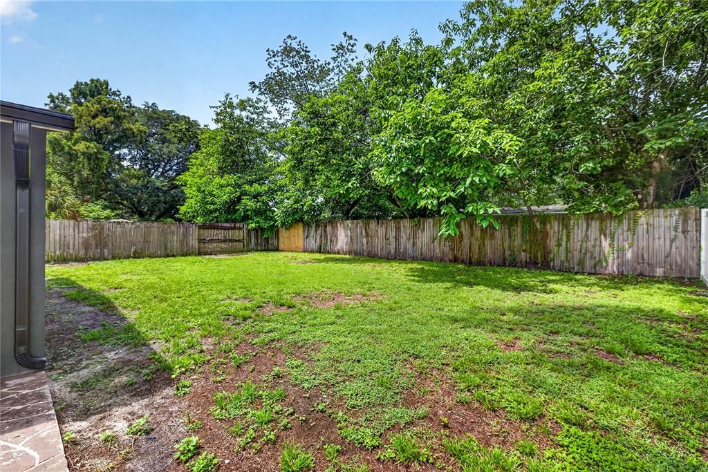 Active With Contract: $358,000 (3 beds, 2 baths, 1300 Square Feet)