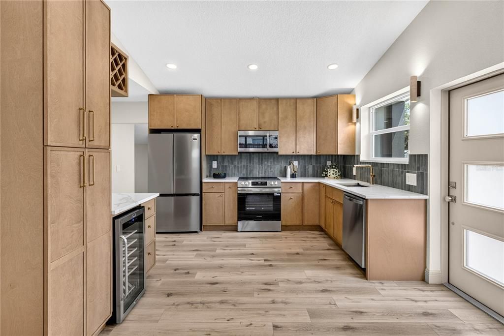 Active With Contract: $358,000 (3 beds, 2 baths, 1300 Square Feet)