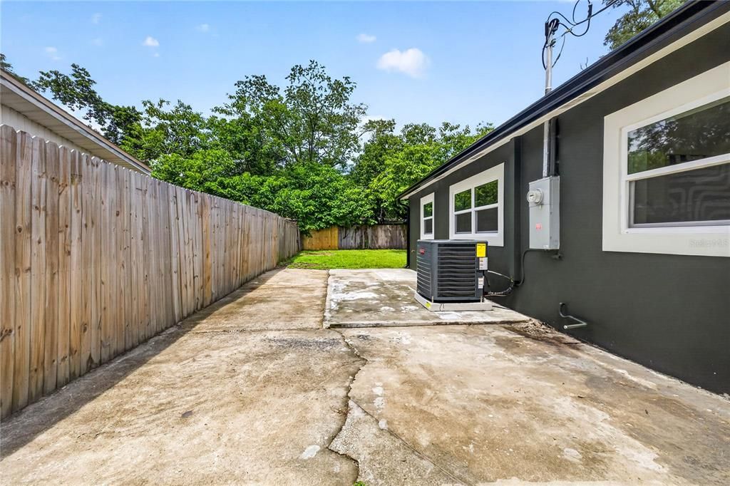 Active With Contract: $358,000 (3 beds, 2 baths, 1300 Square Feet)