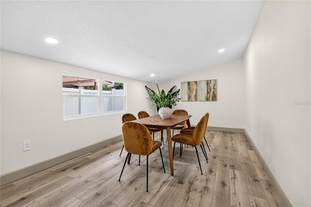 Active With Contract: $358,000 (3 beds, 2 baths, 1300 Square Feet)